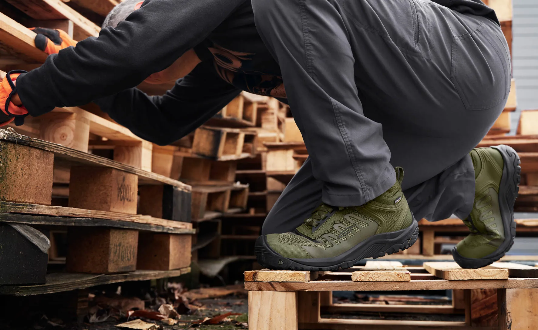Keen Men's Reno Mid Waterproof (Carbon Toe)  |  Dark Olive/Black
