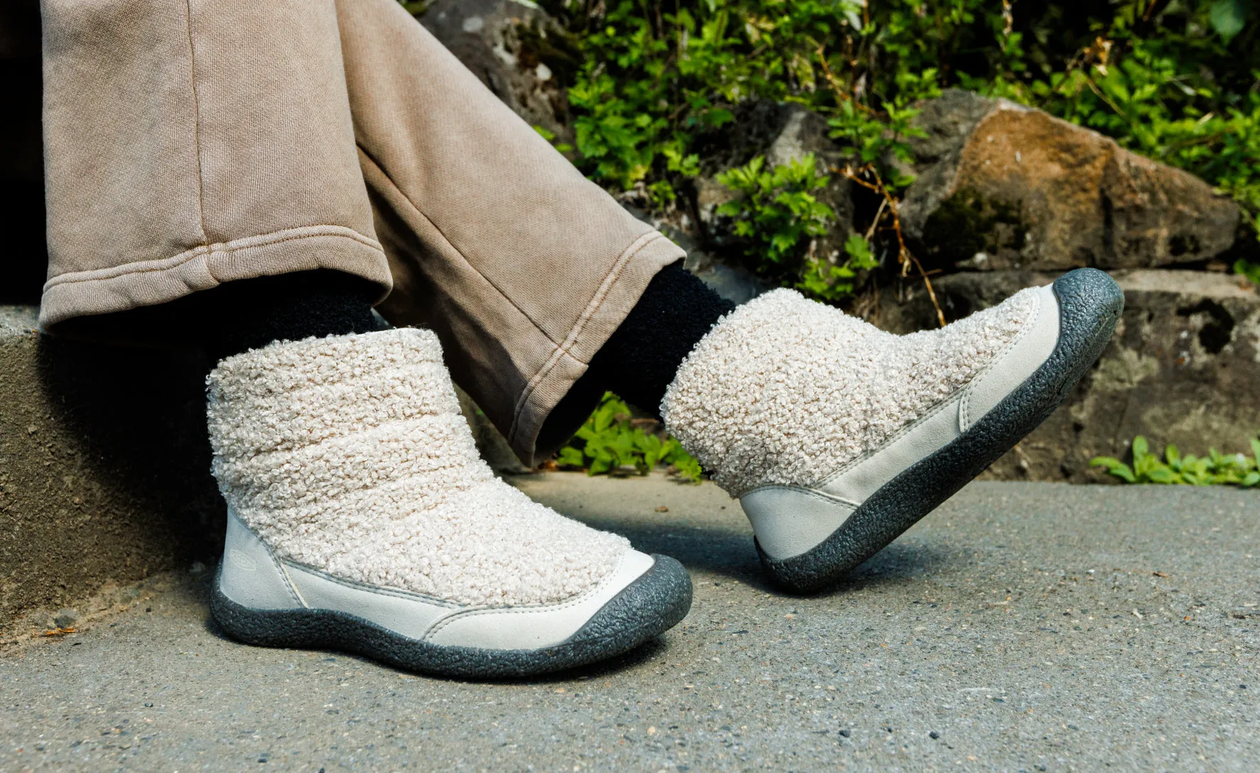 Keen Women's Howser Fold Down   |  Silver Lining/Black