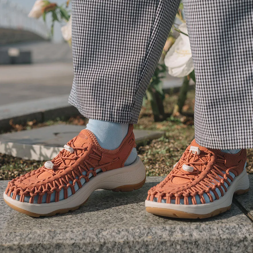 Keen Women's UNEEK Astoria  |  Baked Clay/Birch