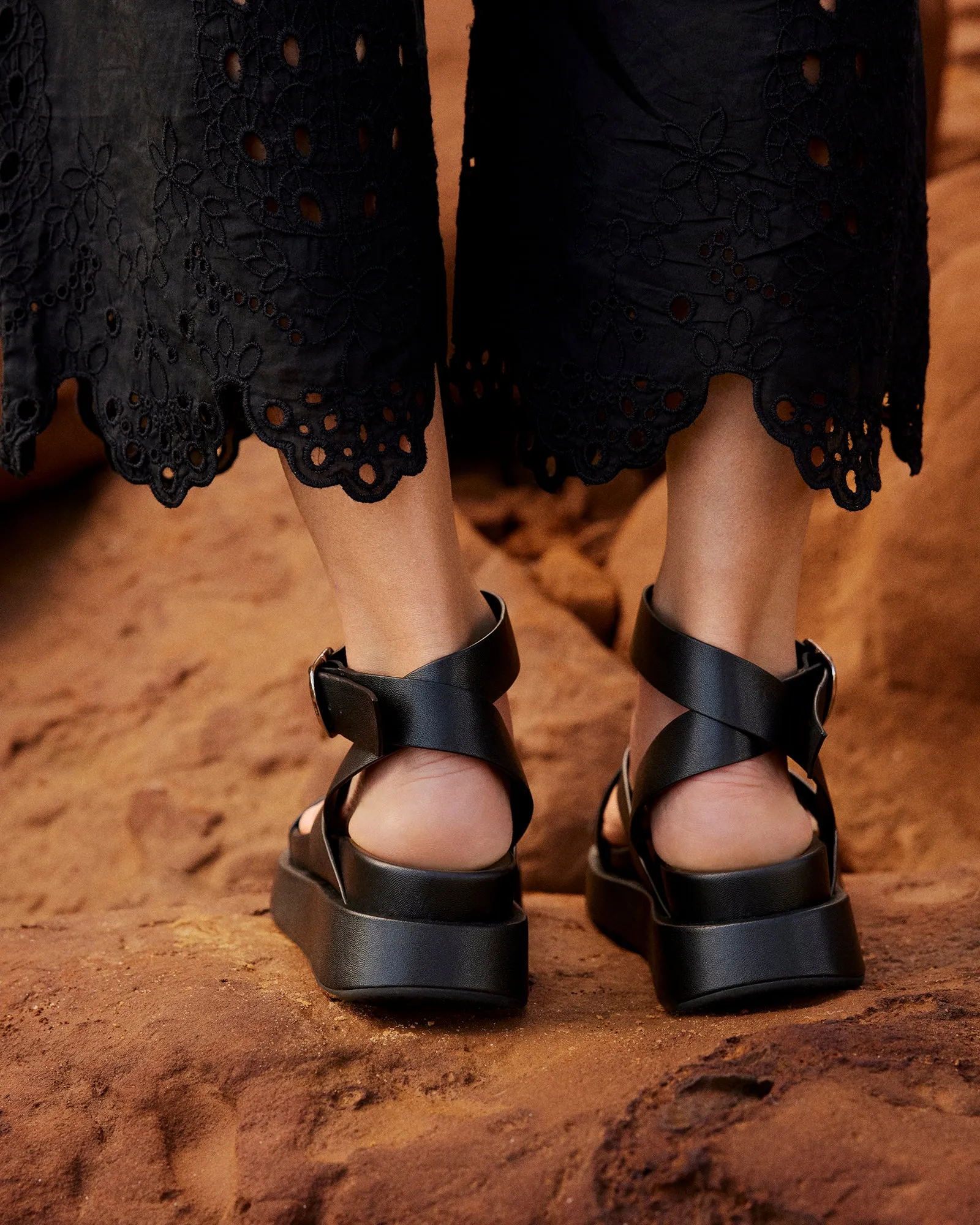 MACK FLAT SANDALS BLACK LEATHER Jo Mercer