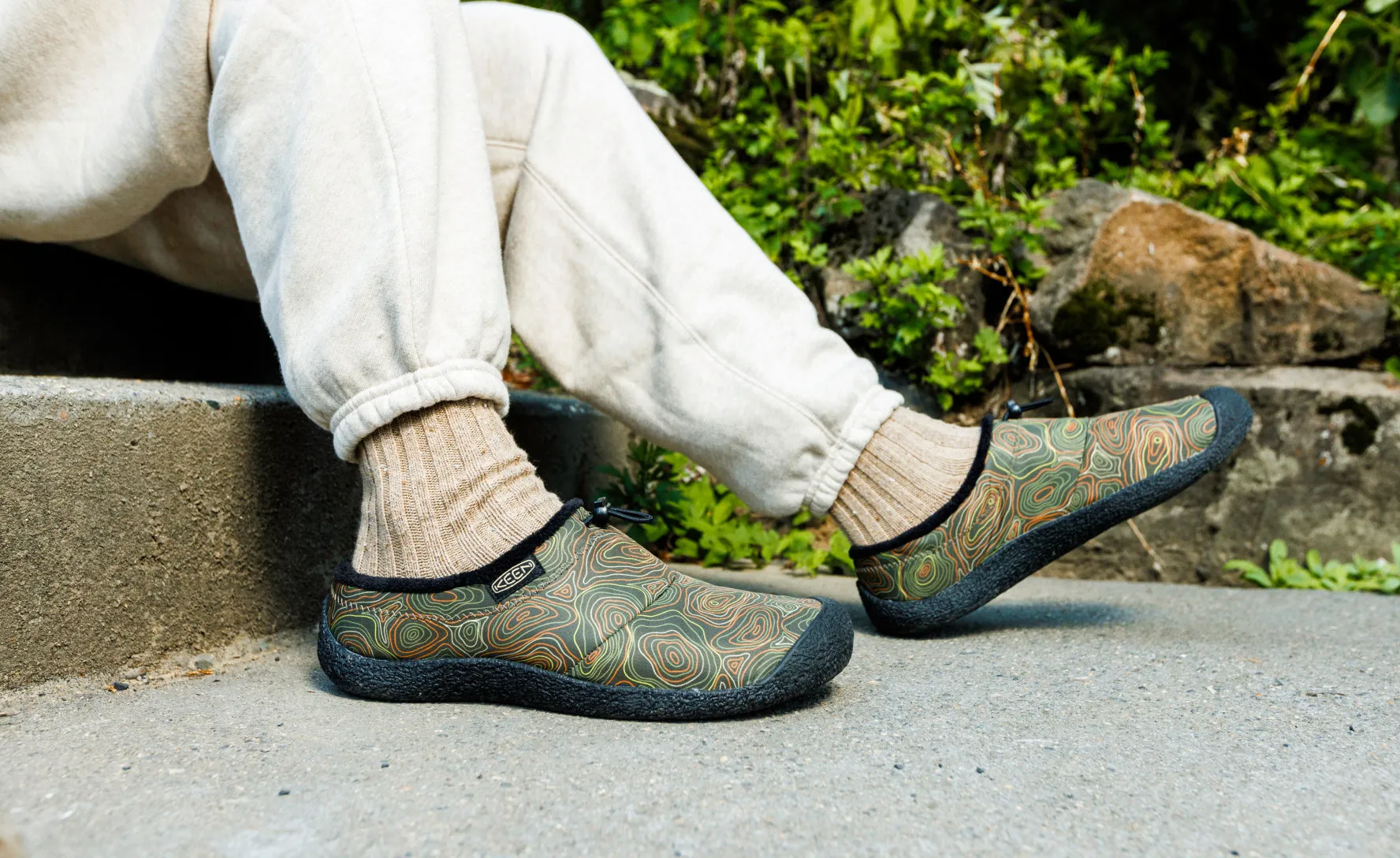 Men's Howser III Slide  |  Black Olive/Light Curry KEEN