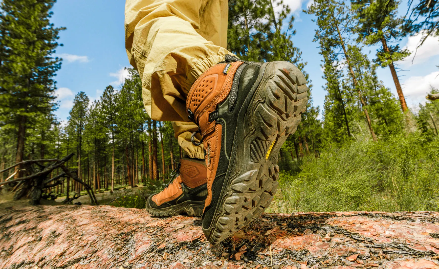 Men's Targhee IV Wide Waterproof Hiking Boot  |  Bison/Black KEEN