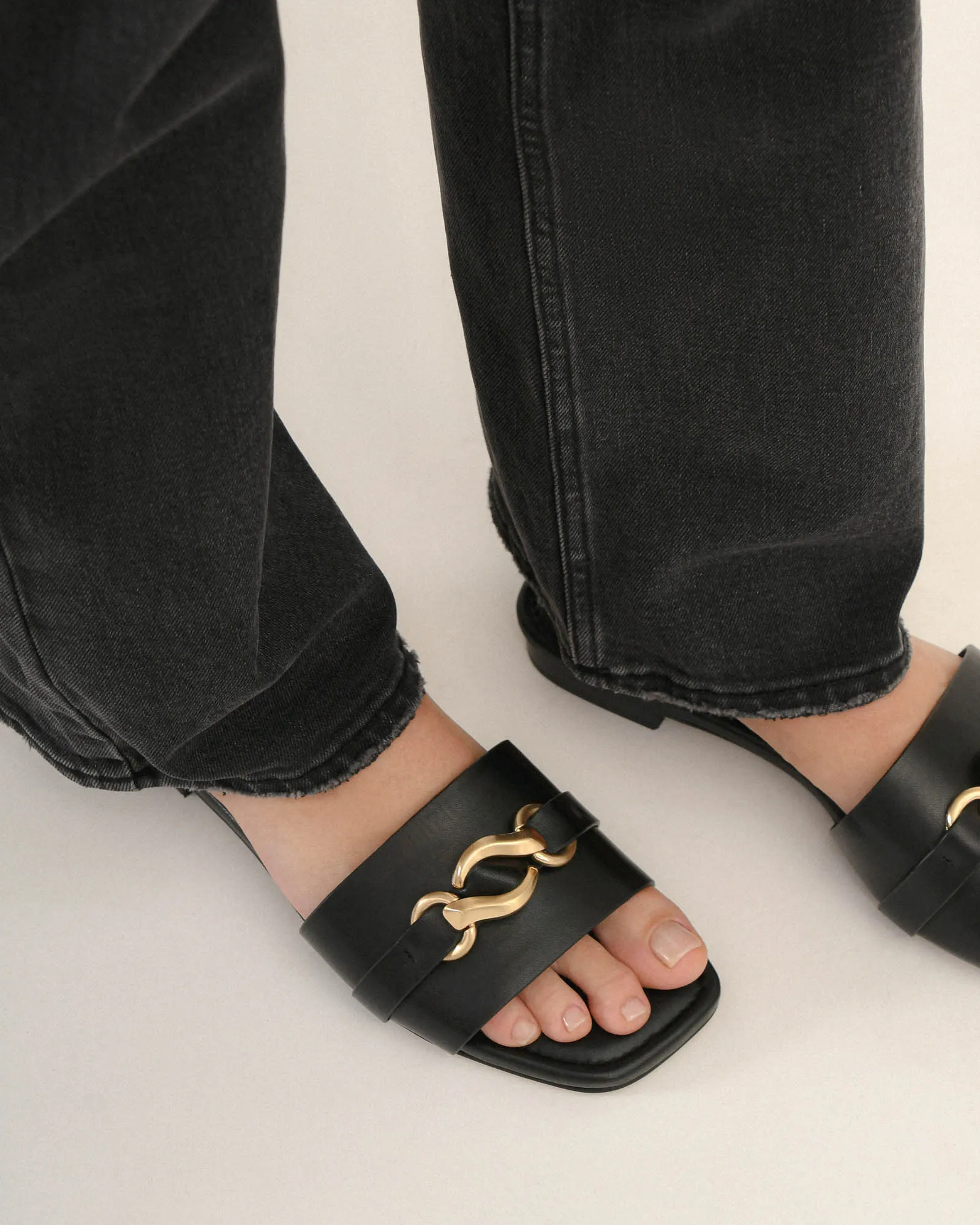 PABLO FLAT SLIDE BLACK LEATHER Jo Mercer