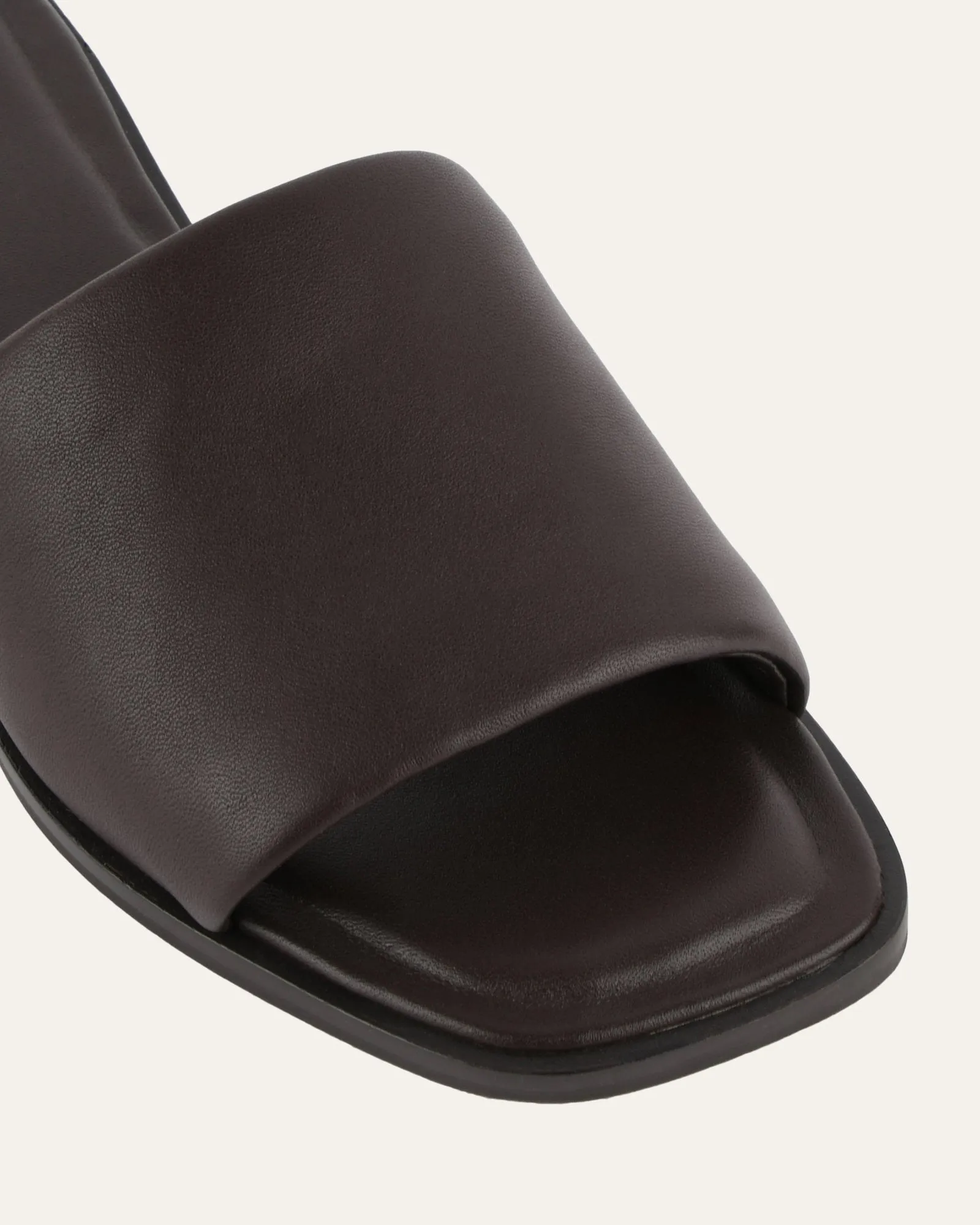 PICASSO FLAT SLIDE CACAO LEATHER Jo Mercer