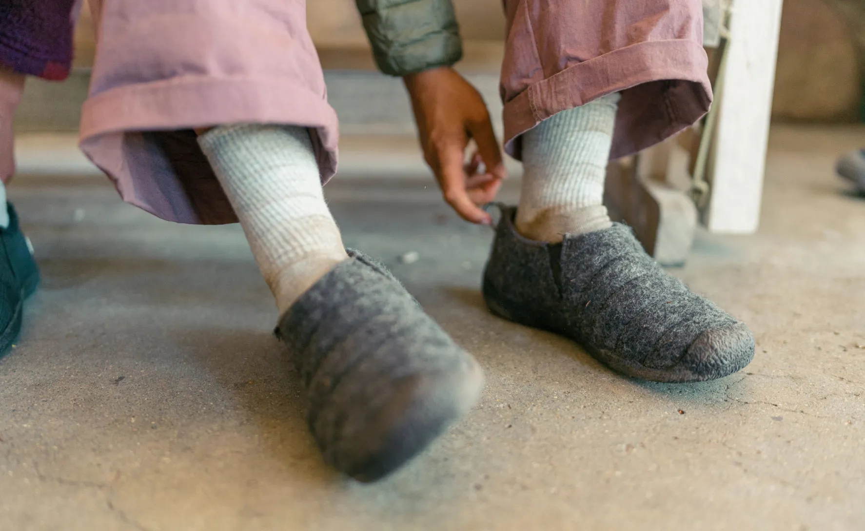 Women's Howser II  |  Triple Black KEEN
