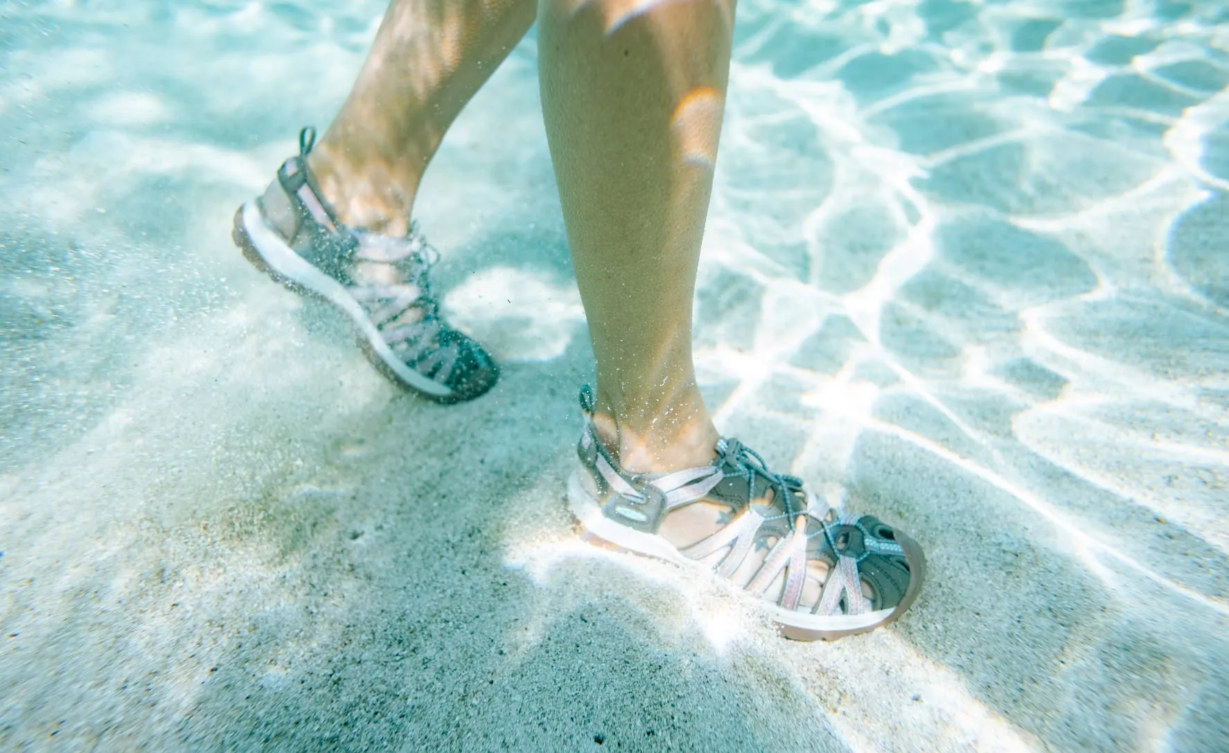 Women's Whisper  |  Taupe/Coral KEEN